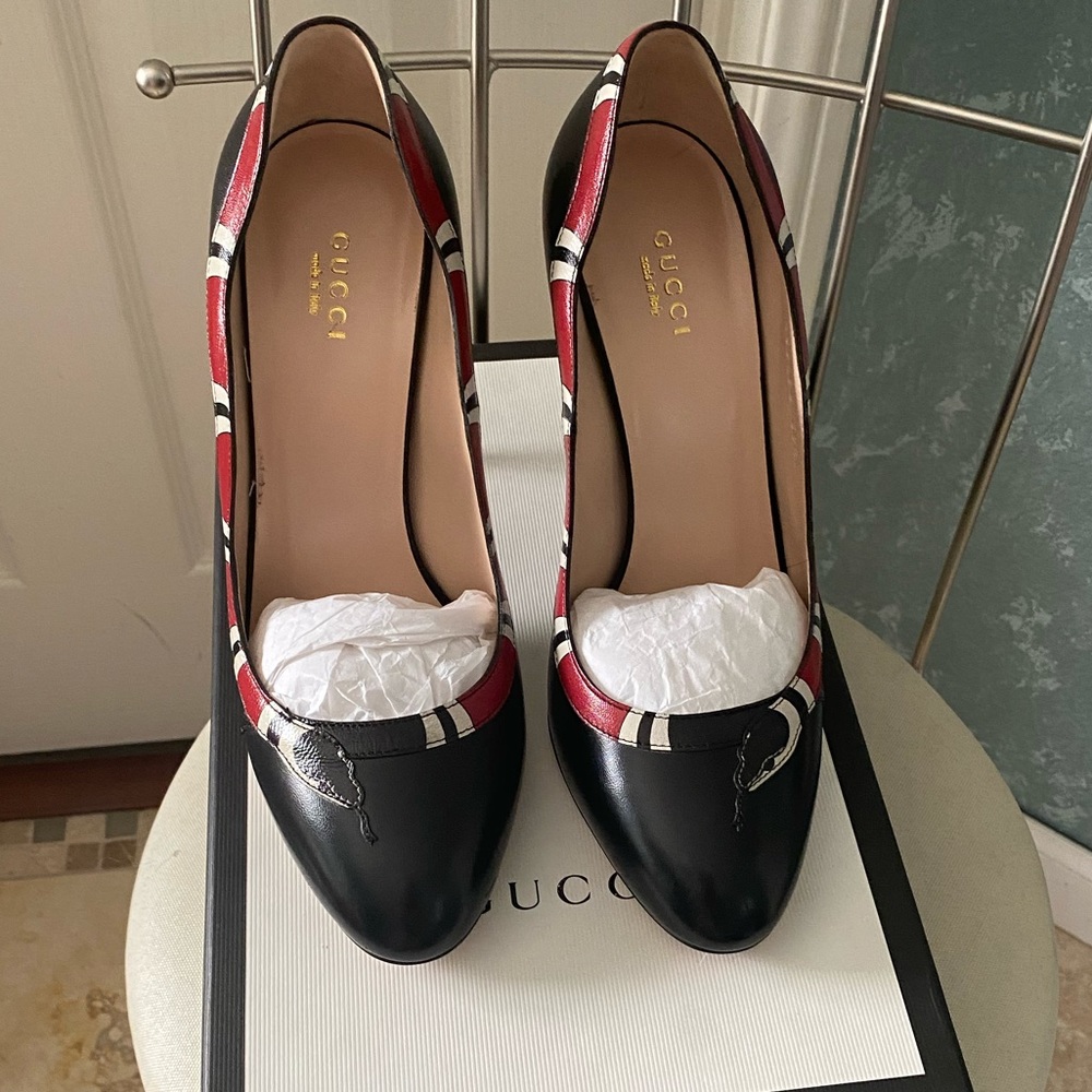 Authentic Gucci heels with king snake design
